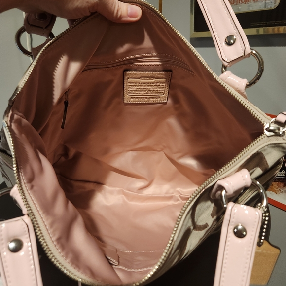 Coach Beige and Pink Signature Tote Bag - Picture 5 of 7